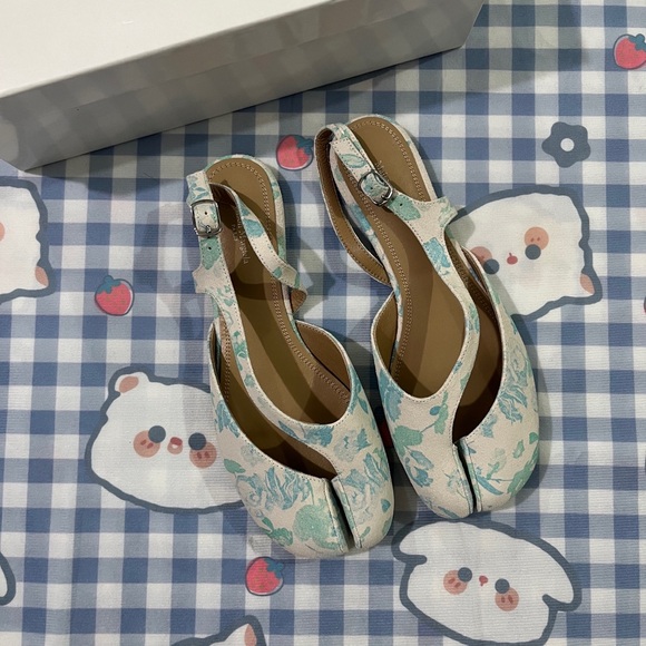 Maison Martin Margiela Shoes - Maison Margiela Tabi Floral-Print Slingback Sandals